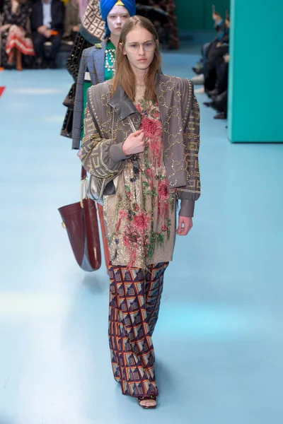 Look 5